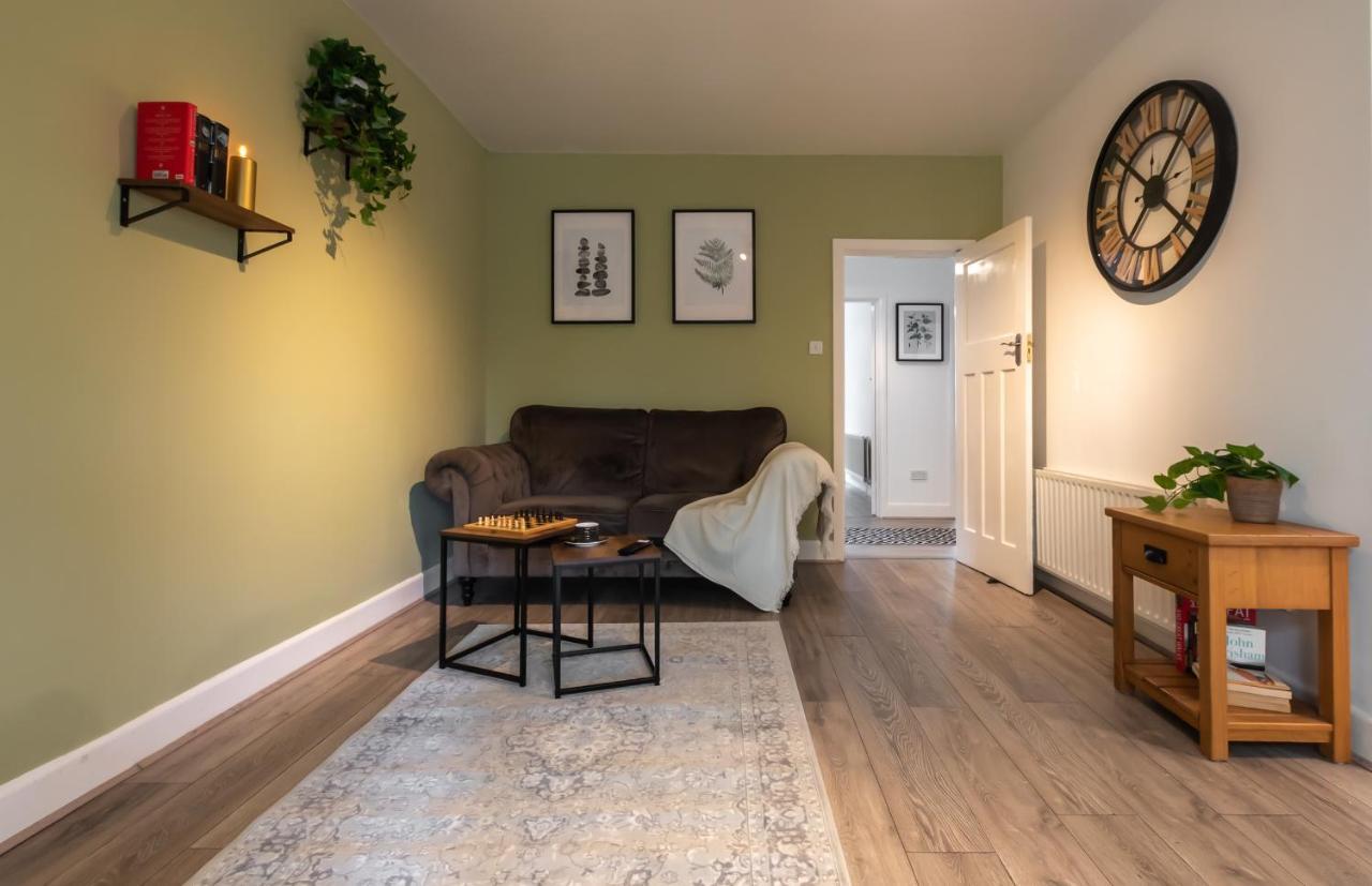 Accessible 3-Bedroom Bungalow With Patio +Driveway Southampton Exteriér fotografie