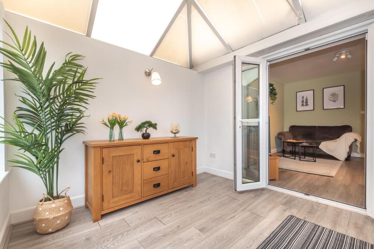 Accessible 3-Bedroom Bungalow With Patio +Driveway Southampton Exteriér fotografie