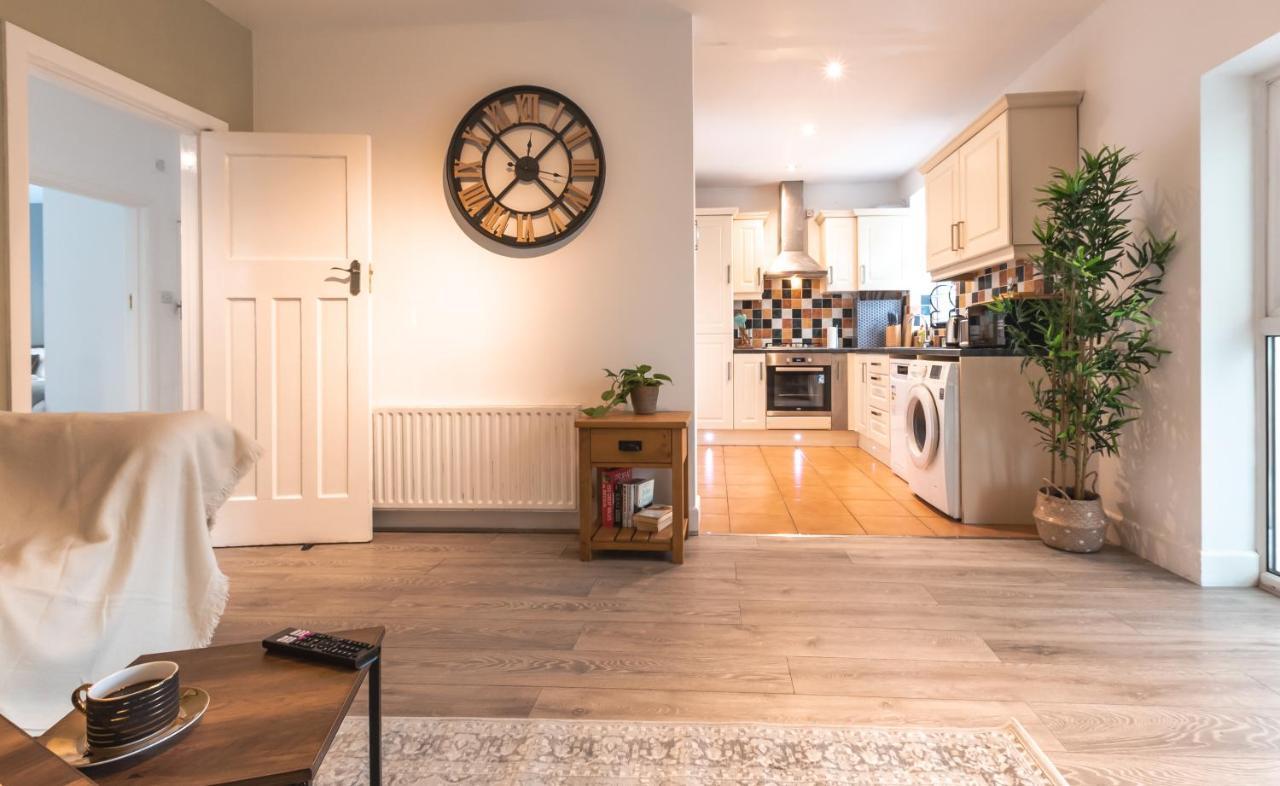 Accessible 3-Bedroom Bungalow With Patio +Driveway Southampton Exteriér fotografie